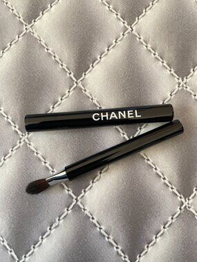 CHANEL Retractable Makeup Brush Travel Size MINT